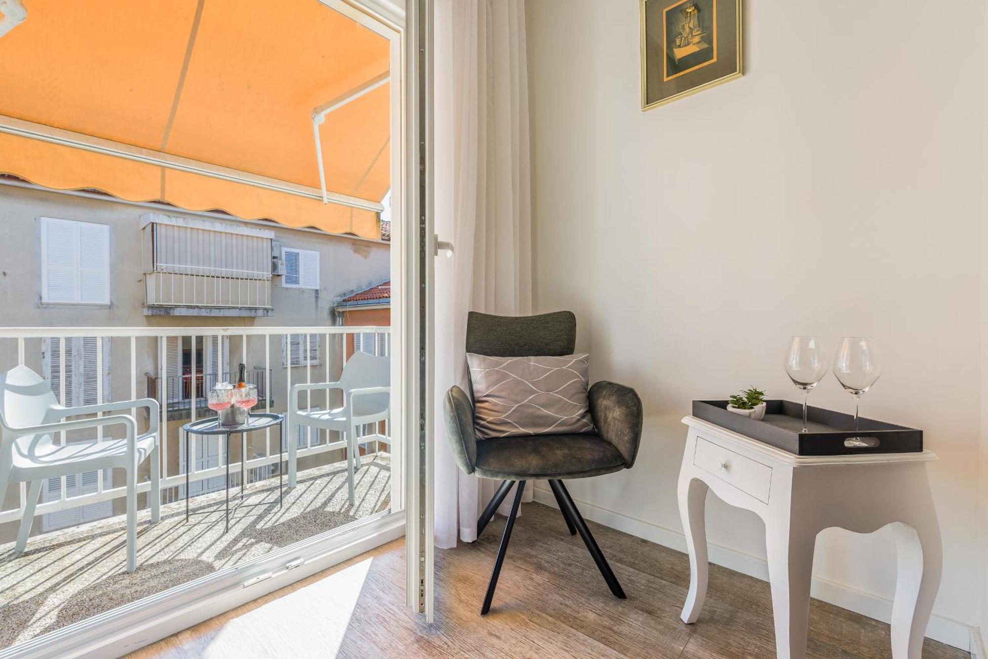Central Rooms In Old Town By Belmont Realty ザダル エクステリア 写真