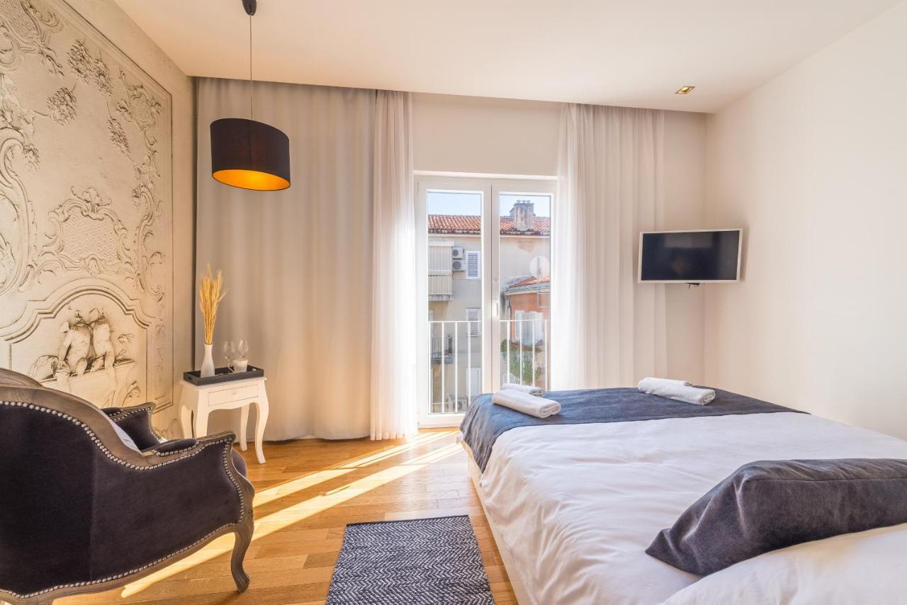 Central Rooms In Old Town By Belmont Realty ザダル エクステリア 写真