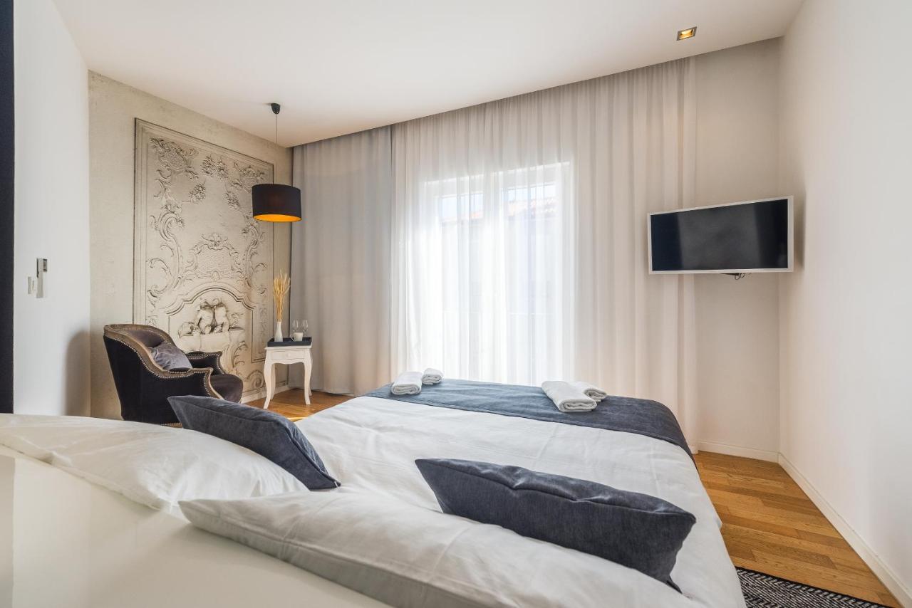 Central Rooms In Old Town By Belmont Realty ザダル エクステリア 写真